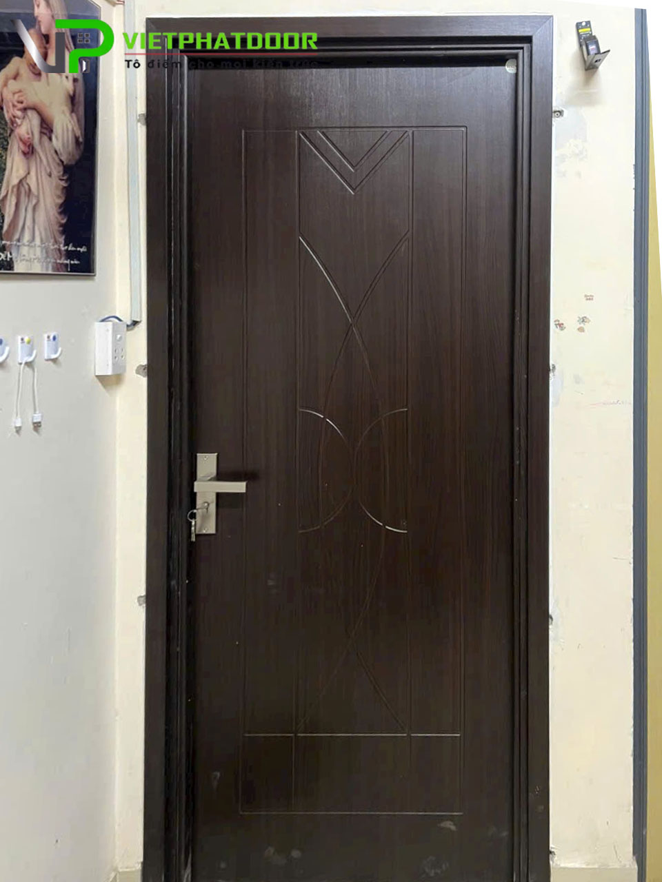 VIỆT PHÁT DOOR BÀN GIAO CỬA NHỰA GIẢ GỖ COMPOSITE TẠI TP.HCM – GIẢI PHÁP TỐI ƯU CHO KHÔNG GIAN HIỆN ĐẠI 2025 - 2026 Cua-composite-1
