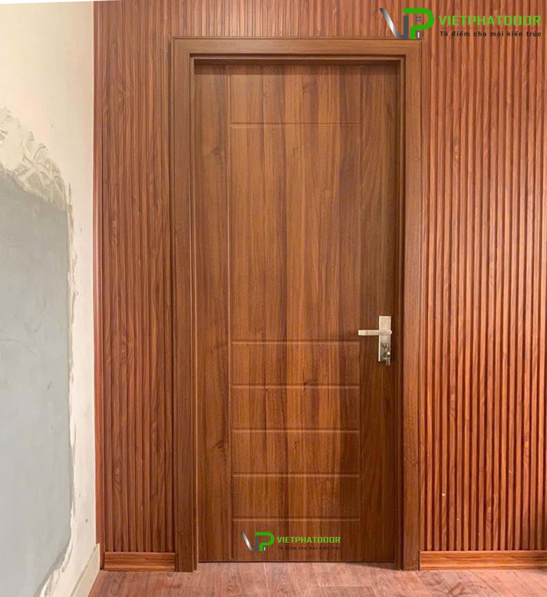 Cửa nhựa giả gỗ kết hợp tấm ốp than tre