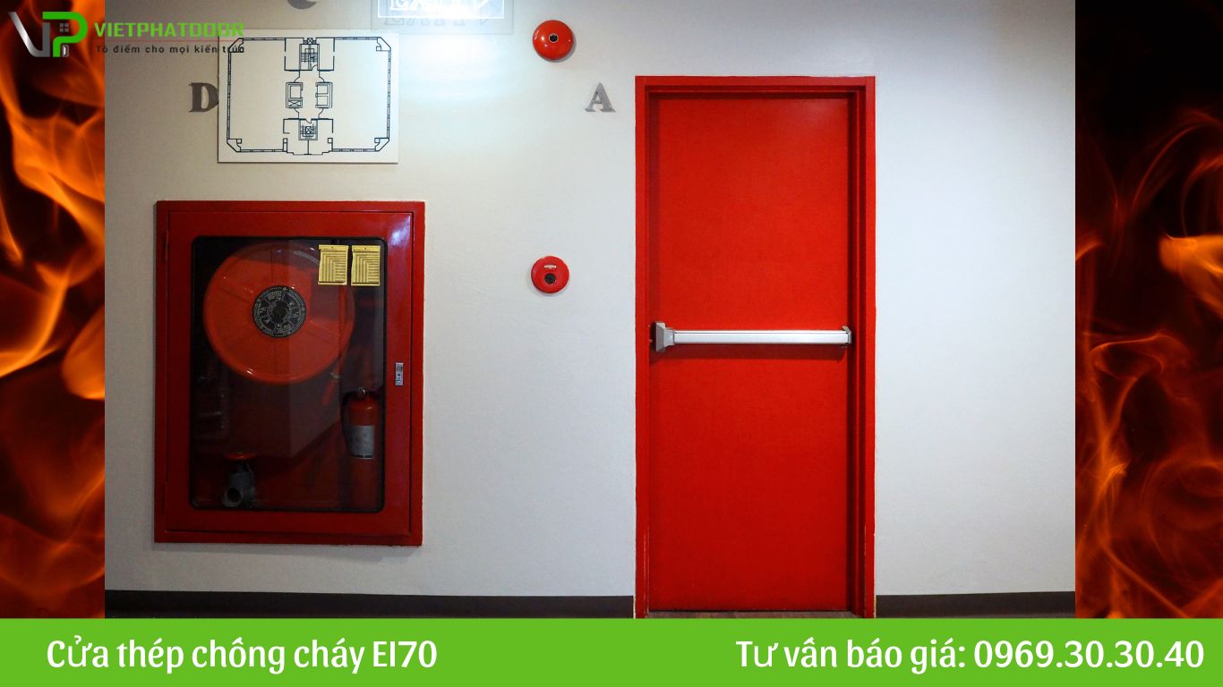 Cua-thep-chong-chay-EI70