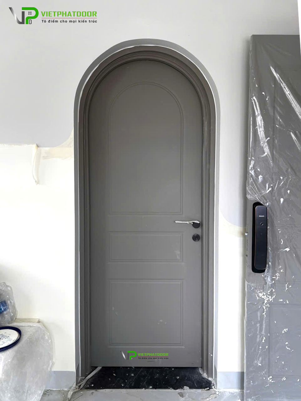 Bàn giao cửa vòm nhựa giả gỗ composite tại Gò Vấp Cửa vòm nhựa giả gỗ